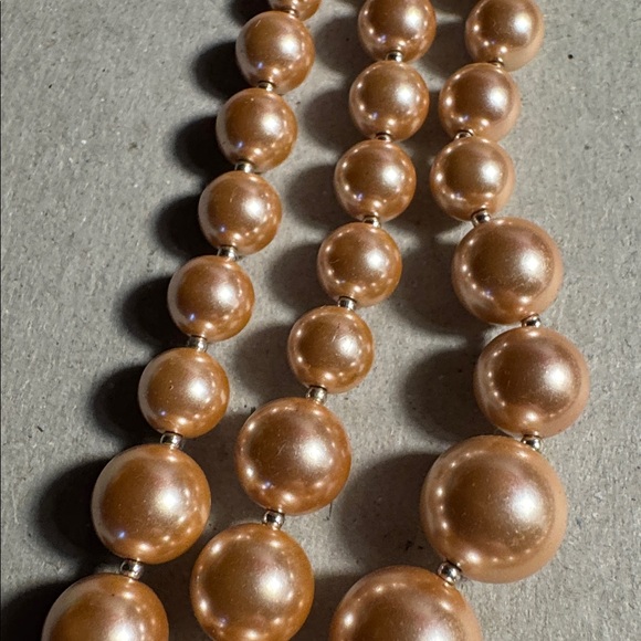 Elegant Peach Multi-Strand Faux Pearl Necklace - Picture 3 of 4